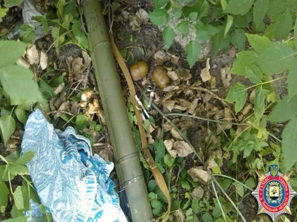 В Марьинском районе обнаружен схрон с оружием