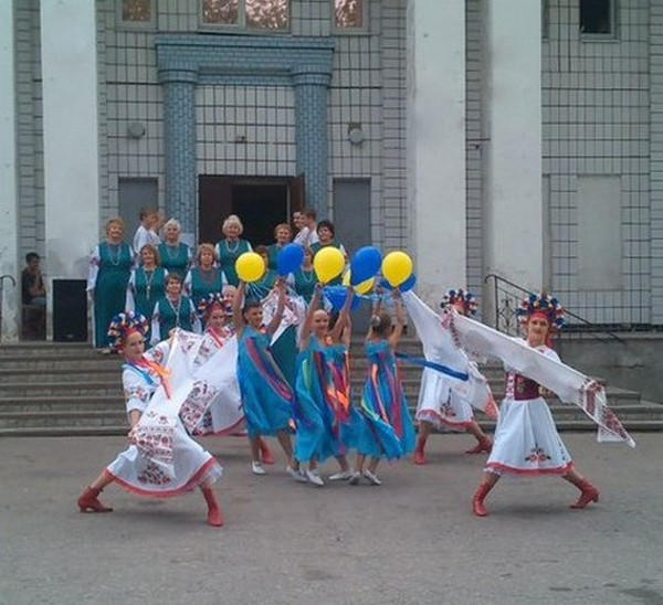 Патриотический флешмоб «Украина - это я!» в Курахово