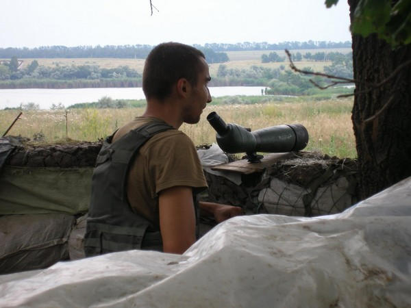 Боевики неустанно обстреливают Красногоровку и Марьинку