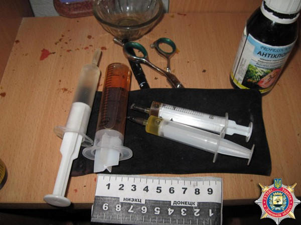 Житель Курахово хранил дома разнообразное наркотическое «меню»