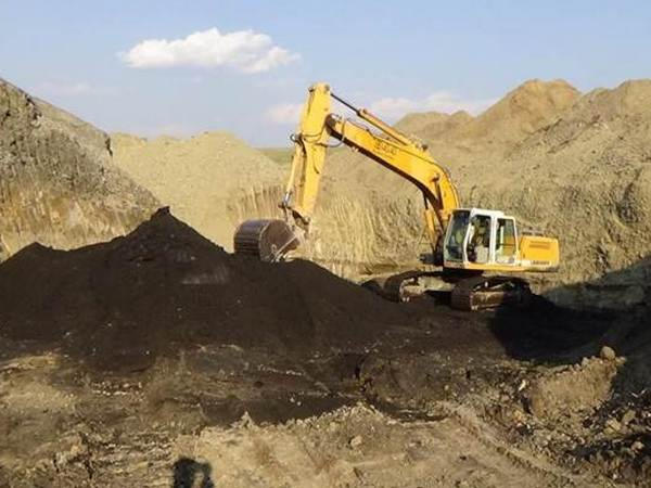 Как выглядят нелегальные угольные «копанки» в Марьинском районе