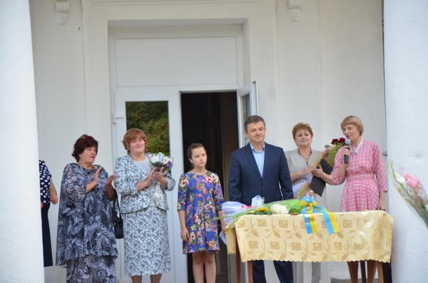 Учеников Кураховской школы с 1 сентября поздравлял глава Марьинского района