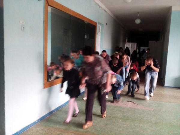 Школьникам Красногоровки и Марьинки рассказали, как действовать при обстреле