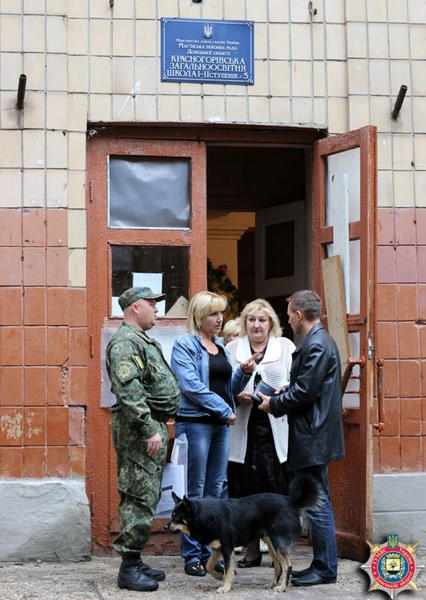 Для обеспечения порядка в школах Марьинки и Красногоровки будут дежурить работники милиции