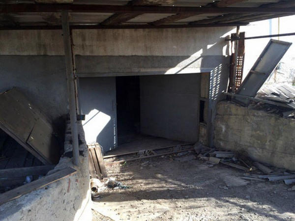 Бесхозные дома в Марьинке превращают в склады оружия