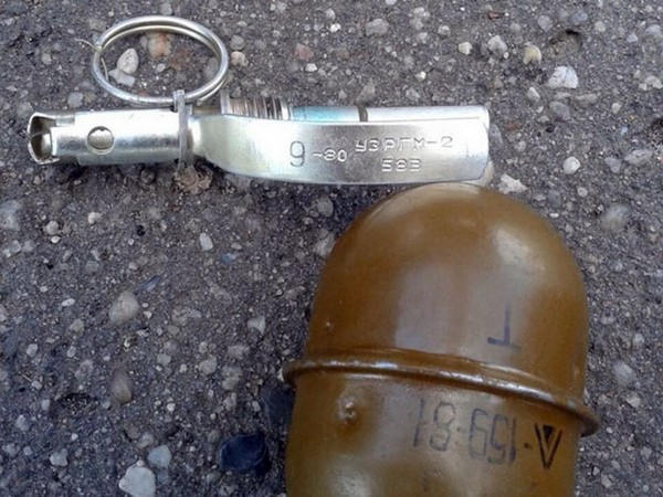 В районе Марьинки украинский военный подорвался на гранате