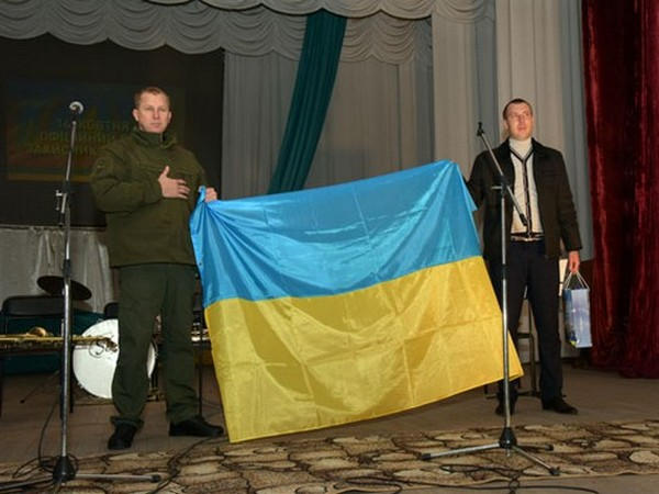 В прифронтовой Марьинке отпраздновали День Защитника Украины