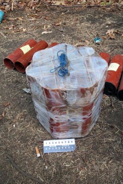 В прифронтовом Марьинском районе обнаружили схрон со взрывчаткой
