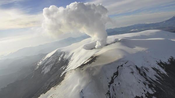 Где находятся действующие вулканы мира