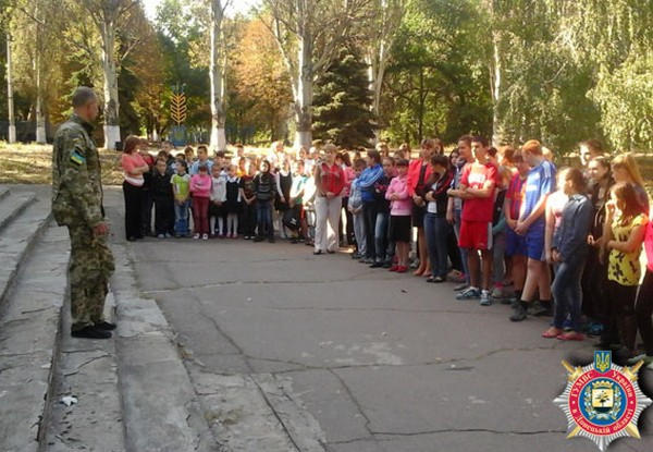 Школьникам прифронтового Марьинского района рассказали, как вести себя в экстренных ситуациях