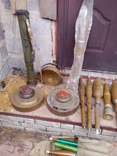 В хозпостройке на территории домовладения в Марьинке обнаружен арсенал оружия