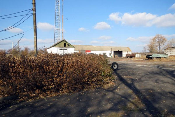 В Марьинском районе на складе сельскохозяйственной продукции обнаружен оружейный схрон