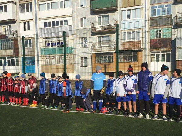 Открытый Чемпионат города Курахово по футболу выиграла местная команда