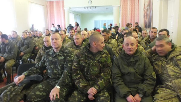 В прифронтовой Красногоровке отпраздновали День Вооруженных сил Украины