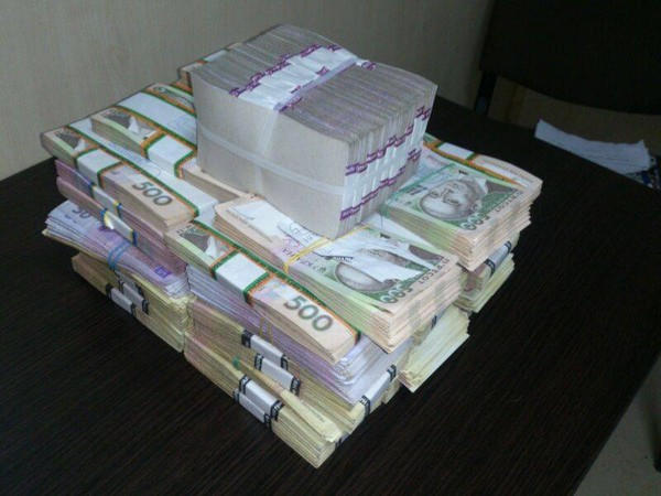 Через блокпост «Курахово» нелегально идут огромные денежные потоки в «ДНР»