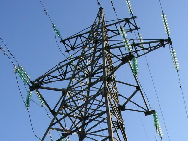 Ремонтники не могут восстановить электроснабжение Красногоровки: к одной линии не дают доступ – ВСУ, к другой – ДНР