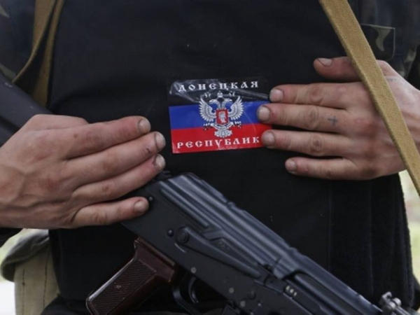Как и ради чего жители Марьинского района становятся боевиками «ДНР»