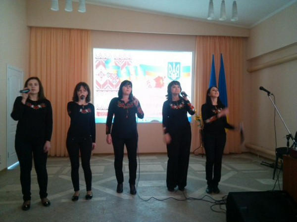 В Курахово работников органов местного самоуправления поздравили с профессиональным праздником