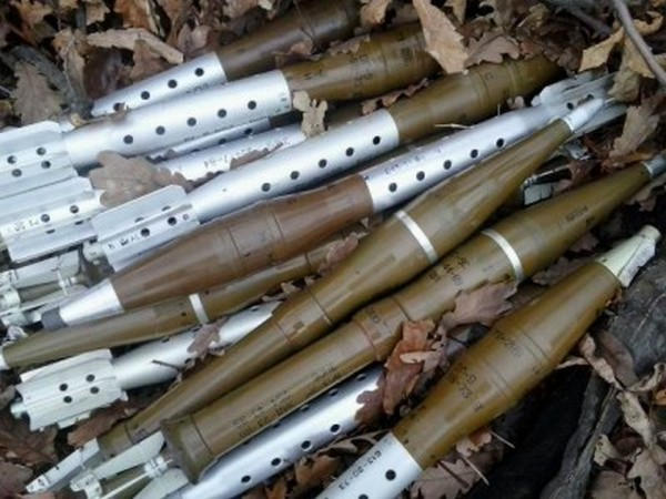 В Марьинском районе обнаружен тайник со снарядами к гранатомету