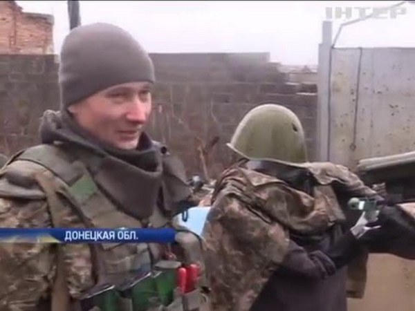 Под Марьинкой украинских военных атакуют боевики-невидимки