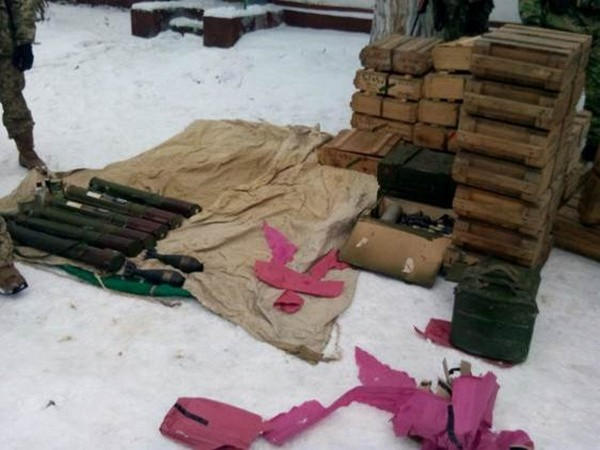 В районе Курахово обнаружен огромный склад с боеприпасами