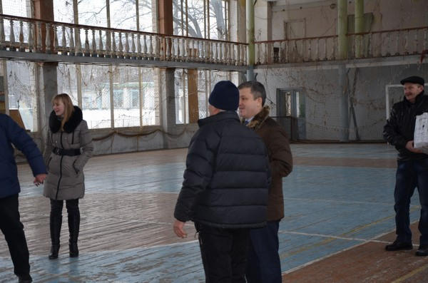 Спортсменам прифронтовой Красногоровки подарили футбольные мячи и спортивный инвентарь