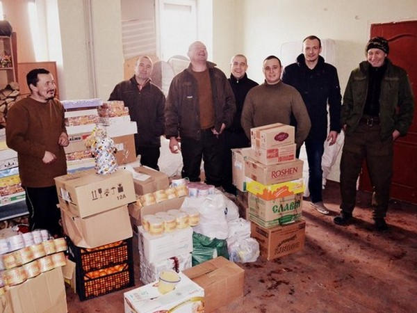 Защитники Марьинки, Курахово и Красногоровки получили новогодние подарки от земляков