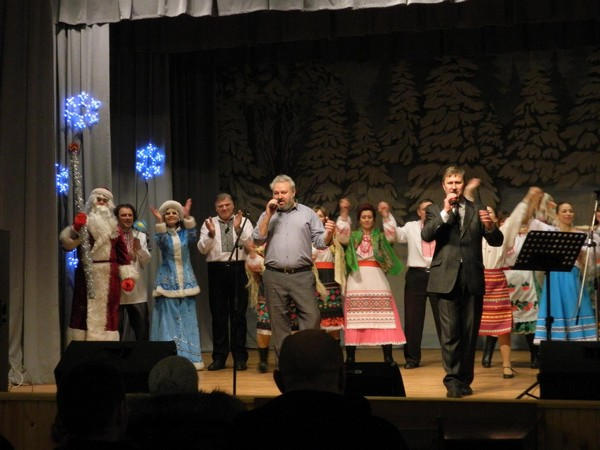 В Курахово жителям города и участникам АТО подарили рождественский концерт