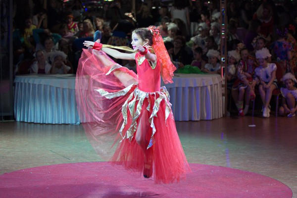 Танцевальный коллектив из Курахово занял первое место на чемпионате Европы