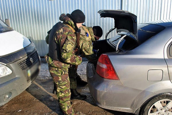 Марьинские полицейские с начала года раскрыли 2 убийства и задержали 3 боевиков «ДНР»