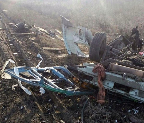 В результате взрыва автомобиля вблизи Марьинского района погибли три человека