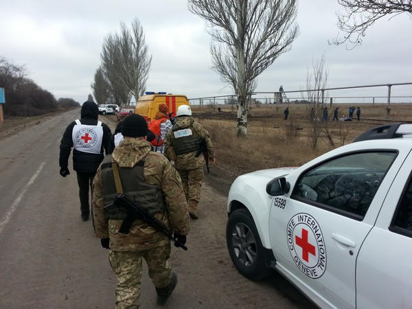 Представители Красного Креста проверили ход восстановления газопровода «Марьинка - Красногоровка»