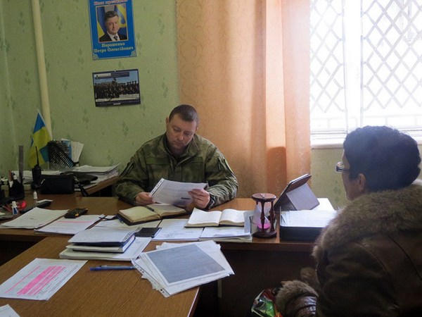 Начальник Марьинского отделения полиции провел личный прием в Курахово