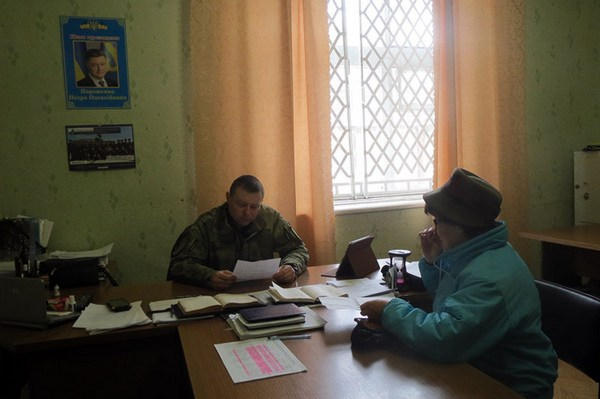 Начальник Марьинского отделения полиции провел личный прием в Курахово