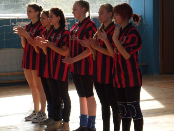В Курахово прошел районный турнир по волейболу среди девушек