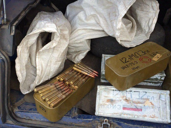 В автомобиле жителя Марьинки обнаружено около тысячи крупнокалиберных патронов