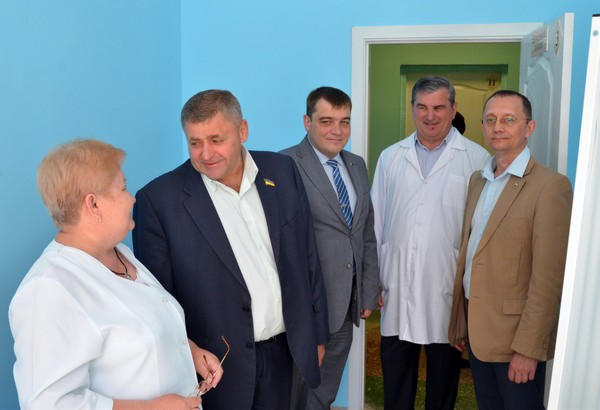 Народный депутат помог оборудовать Угледарскую городскую больницу новой техникой