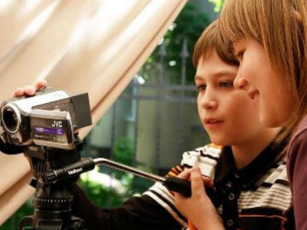 Талантливых детей из Марьинки и Красногоровки научат снимать кино