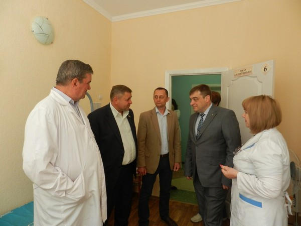 В Угледаре после капремонта открыли поликлиническое отделение городской больницы