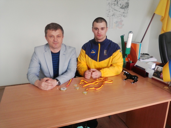 Житель Марьинского района Александр Рубец стал чемпионом Европы по пауэрлифтингу