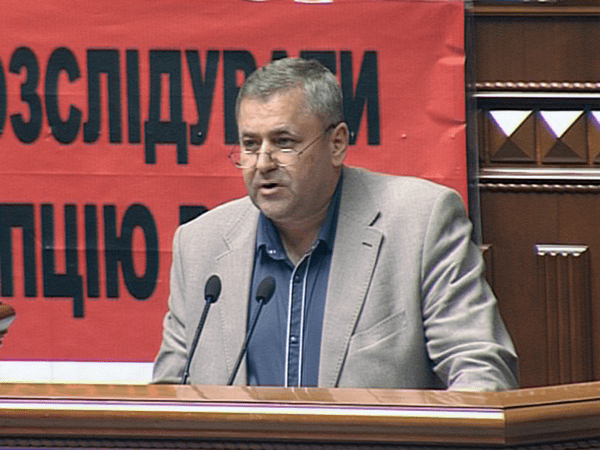 Народный депутат Сергей Сажко потребовал от Кабмина возобновить выплаты переселенцам