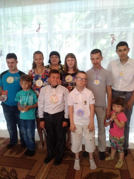 Особенным деткам Марьинского района подарили «Солнышко в ладонях»