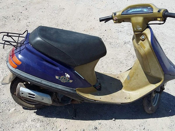Житель Марьинского района украл у односельчанина скутер и продал его