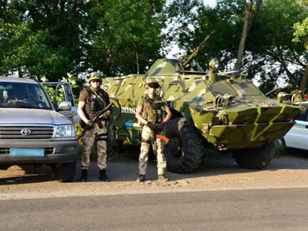 В Марьинку и Красногоровку переброшены бойцы спецподразделения «Сокол»