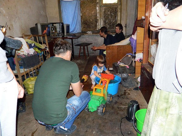 Как живут многодетные семьи в прифронтовой Красногоровке