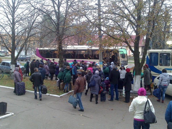 55 детей из Марьинского района отправились на оздоровление в Одессу