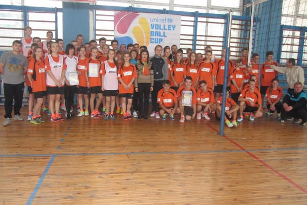 В Курахово прошел турнир по волейболу среди школьников «UNICEF Volleyball Cup»