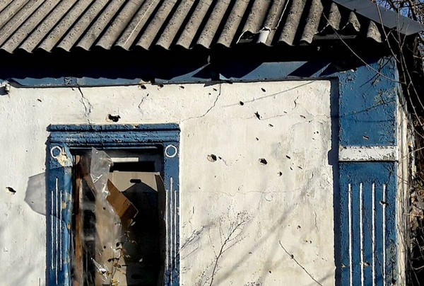 В штабе АТО показали разрушительные последствия недавнего обстрела Марьинки