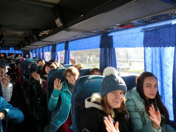 Дети из Марьинского района отправились на отдых в Одессу