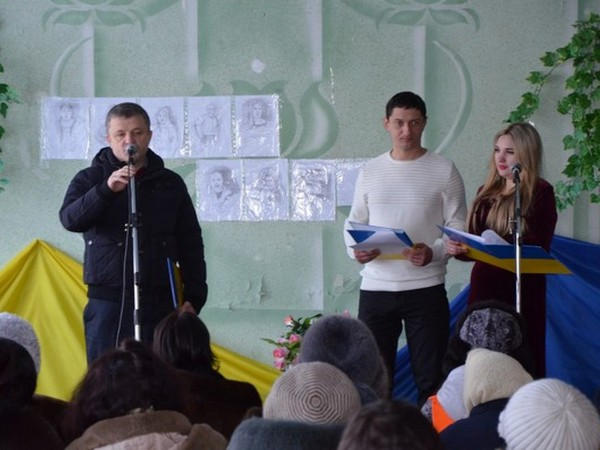 В прифронтовой Марьинке состоялся концерт, посвященный волонтерам